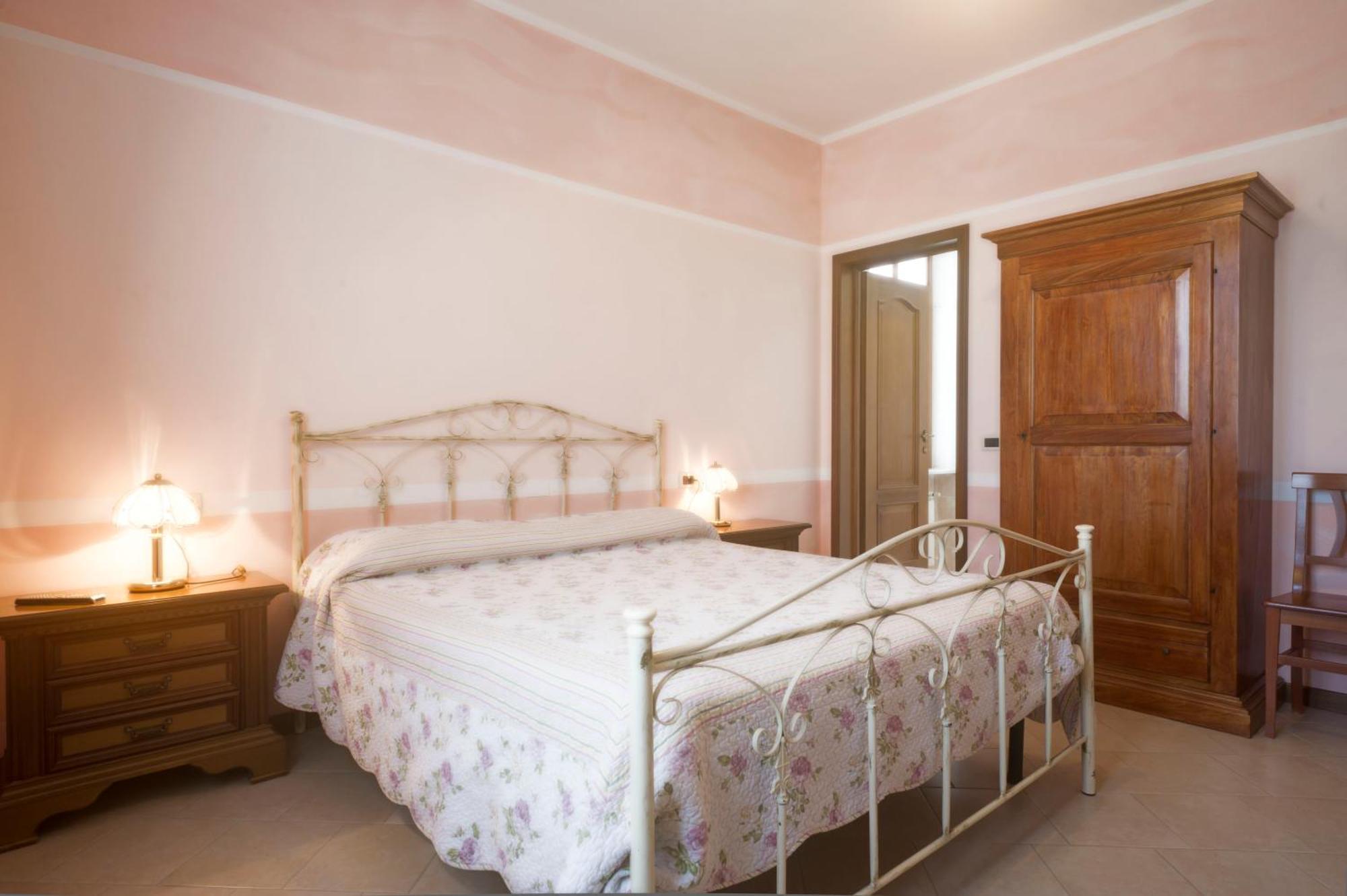 Villa Dircea CastellʼArquato Exteriör bild