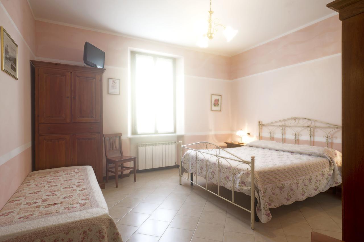Villa Dircea CastellʼArquato Exteriör bild