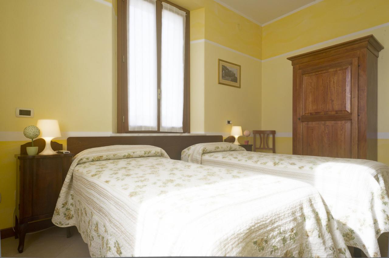 Villa Dircea CastellʼArquato Exteriör bild