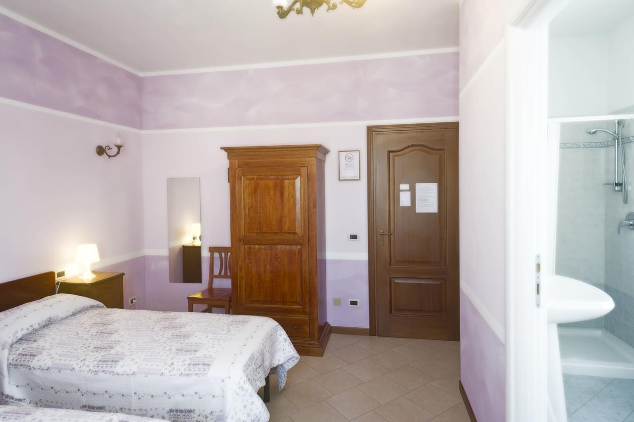 Villa Dircea CastellʼArquato Exteriör bild